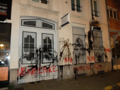 CAUCHEMARS ET FACÉTIES - EN ATTENDANT AVRIL