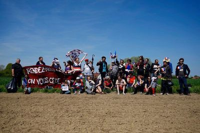 Nos radis contre vos paradis (fiscaux) - Pique-Nique fiscal à Néchin du 7 mai 2016 , avant celui de la police chez les mulliez