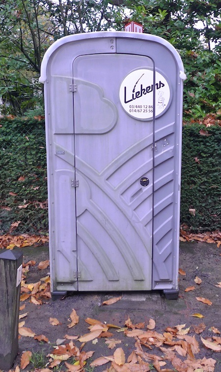 Bxl_av_Hougoumont_WC_RadioCampusLille